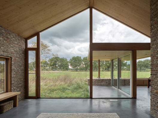 House in the Meadow / Team Tonbo - Image 8 of 31