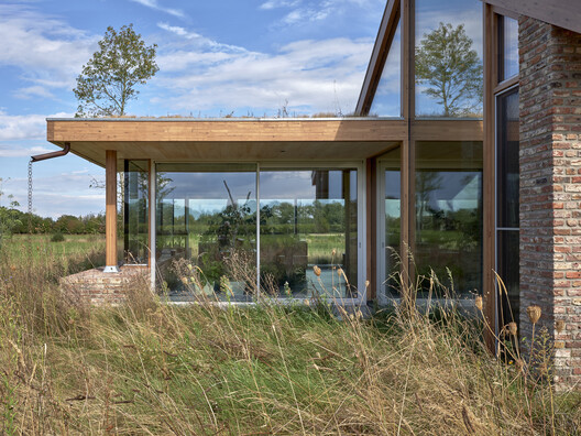 House in the Meadow / Team Tonbo - Image 7 of 31