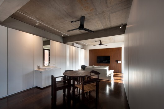 Bangsue Residence / Patara Architects Bangsue Residence / Patara Architects - Interior Photography, Kitchen, Chair