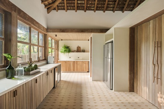 Trama House / Beatriz Henriques Arquitetura - Interior Photography, Kitchen, Wood, Countertop, Lighting