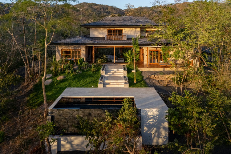 Casa Milagros / Garton Group Architecture - Casas