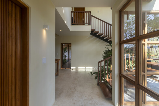 Casa Milagros / Garton Group Architecture  - Fotografía interior, Madera, Iluminación, Puerta, Escaleras, Vidrio