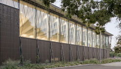 Piscina Pública Großfeldsiedlung / Illiz Architektur