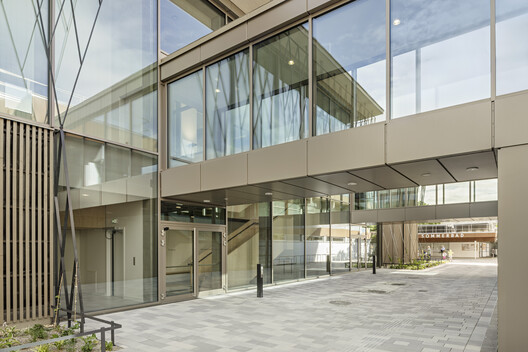 Public Swimming Pool Großfeldsiedlung / Illiz Architektur - Image 14 of 21