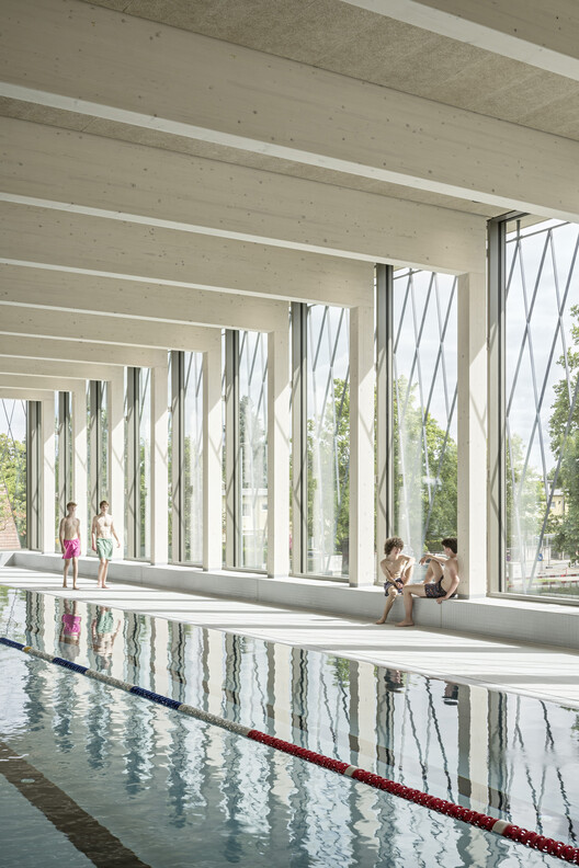 Public Swimming Pool Großfeldsiedlung / Illiz Architektur - Interior Photography