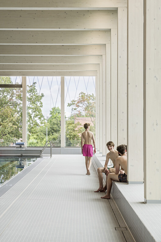 Public Swimming Pool Großfeldsiedlung / Illiz Architektur - Interior Photography