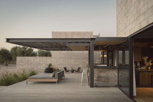 El Grove Family Home / Olson Kundig - Image 6 of 11