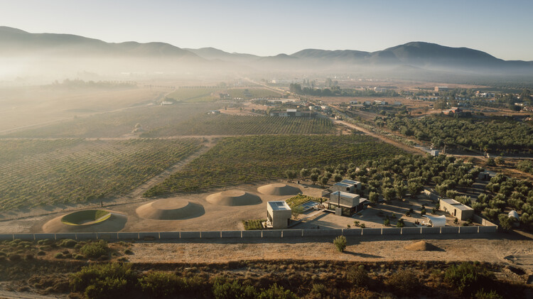 El Grove Family Home / Olson Kundig - Image 2 of 11
