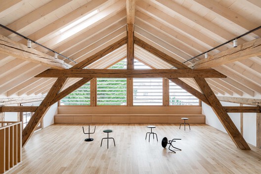 Bellevue Villa / G8A Architecture & Urban Planning Bellevue Villa / G8A Architecture & Urban Planning - Interior Photography, Wood, Beam, Chair