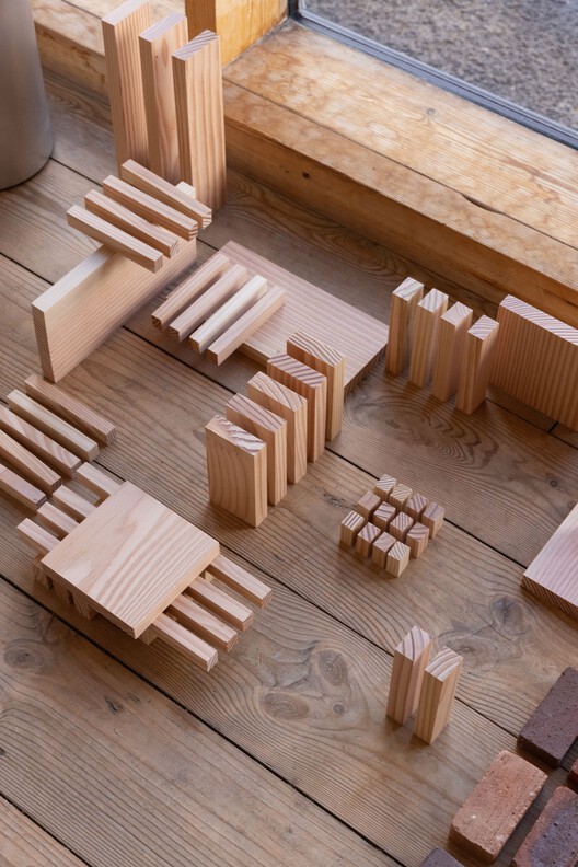 Earth Tree Installation / Kengo Kuma & Associates + Dinesen Earth Tree Installation / Kengo Kuma & Associates + Dinesen - Image 14 of 16