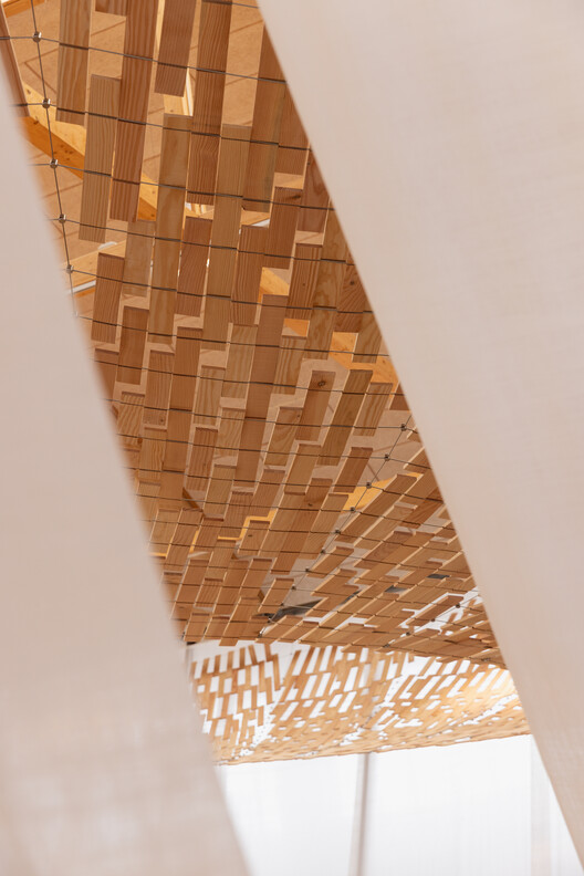 Earth Tree Installation / Kengo Kuma & Associates + Dinesen Earth Tree Installation / Kengo Kuma & Associates + Dinesen - Image 9 of 16
