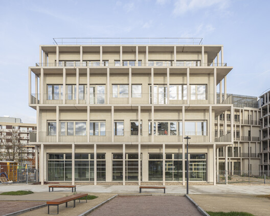 Paramedical Training Institute and Parking Structure / VIB Architecture - Exterior Photography, Facade, Concrete