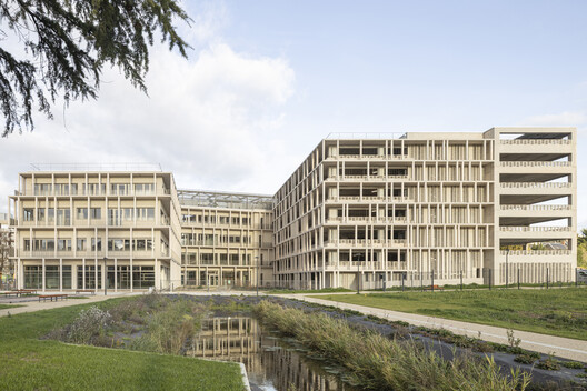 Paramedical Training Institute and Parking Structure / VIB Architecture - Exterior Photography
