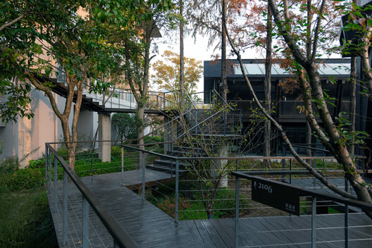 Houses of Stealth (Tonglu Senbo Resort) / SpActrum - Exterior Photography, Handrail