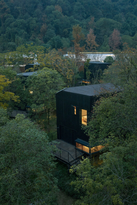 Houses of Stealth (Tonglu Senbo Resort) / SpActrum - Image 2 of 43