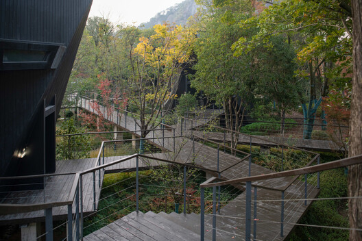 Houses of Stealth (Tonglu Senbo Resort) / SpActrum - Image 3 of 43