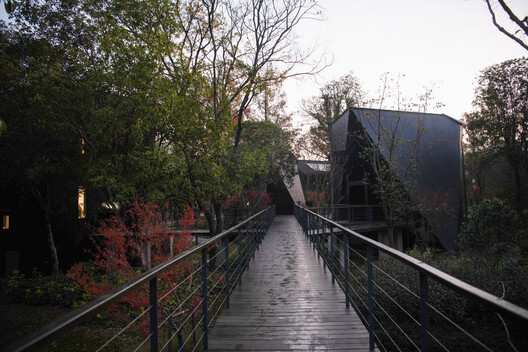 Houses of Stealth (Tonglu Senbo Resort) / SpActrum - Image 15 of 43