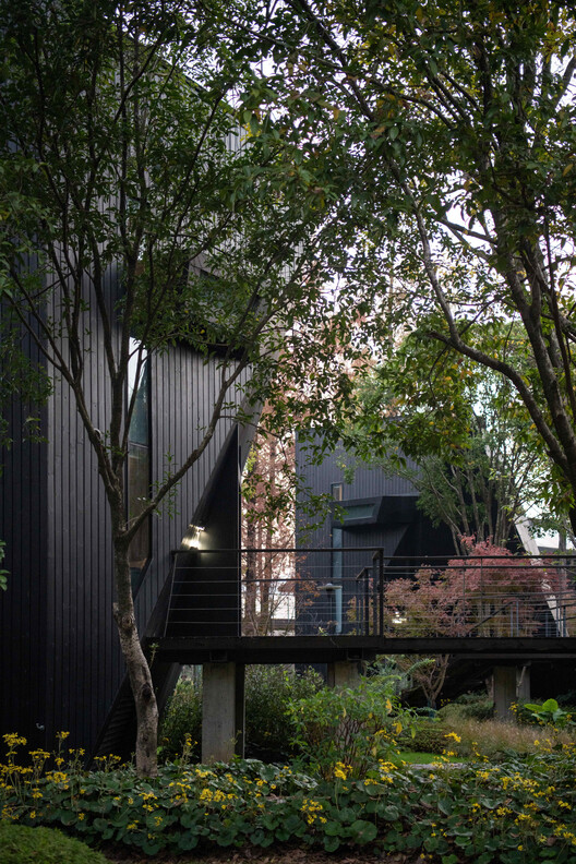 Houses of Stealth (Tonglu Senbo Resort) / SpActrum - Image 16 of 43