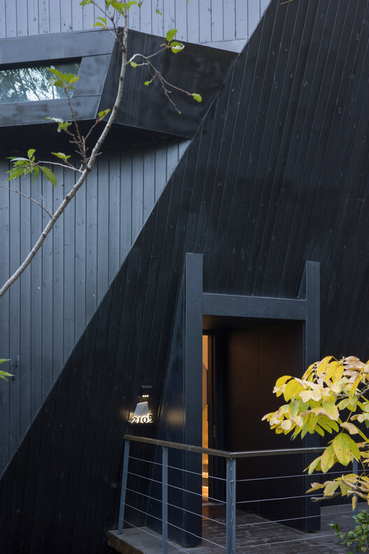 Houses of Stealth (Tonglu Senbo Resort) / SpActrum - Image 14 of 43