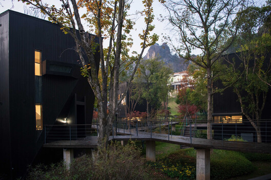 Houses of Stealth (Tonglu Senbo Resort) / SpActrum - Image 11 of 43