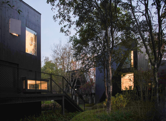 Houses of Stealth (Tonglu Senbo Resort) / SpActrum - Image 12 of 43