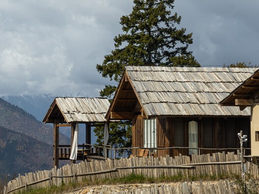 Songtsm Travel Hotel Jiuzhai / Thinking Design Songtsm Travel Hotel Jiuzhai / Thinking Design - Exterior Photography, Wood