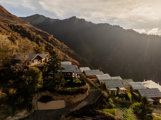 Songtsm Travel Hotel Jiuzhai / Thinking Design Songtsm Travel Hotel Jiuzhai / Thinking Design - Exterior Photography