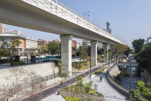 Elevated Infrastructure and Public Space: Reclaiming the Ground Below - Image 21 of 21