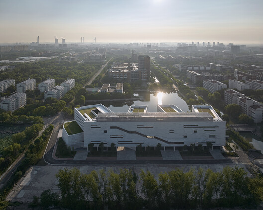 Shanghai Jiao Tong University Student Service Center / TJAD/Zeng Qun Architecture Design Studio Shanghai Jiao Tong University Student Service Center / TJAD/Zeng Qun Architecture Design Studio - Exterior Photography