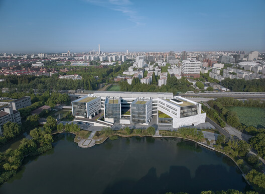 Shanghai Jiao Tong University Student Service Center / TJAD/Zeng Qun Architecture Design Studio Shanghai Jiao Tong University Student Service Center / TJAD/Zeng Qun Architecture Design Studio - Exterior Photography