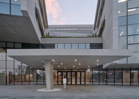 Shanghai Jiao Tong University Student Service Center / TJAD/Zeng Qun Architecture Design Studio Shanghai Jiao Tong University Student Service Center / TJAD/Zeng Qun Architecture Design Studio - Interior Photography, Concrete