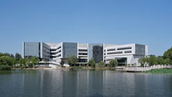 Shanghai Jiao Tong University Student Service Center / TJAD/Zeng Qun Architecture Design Studio