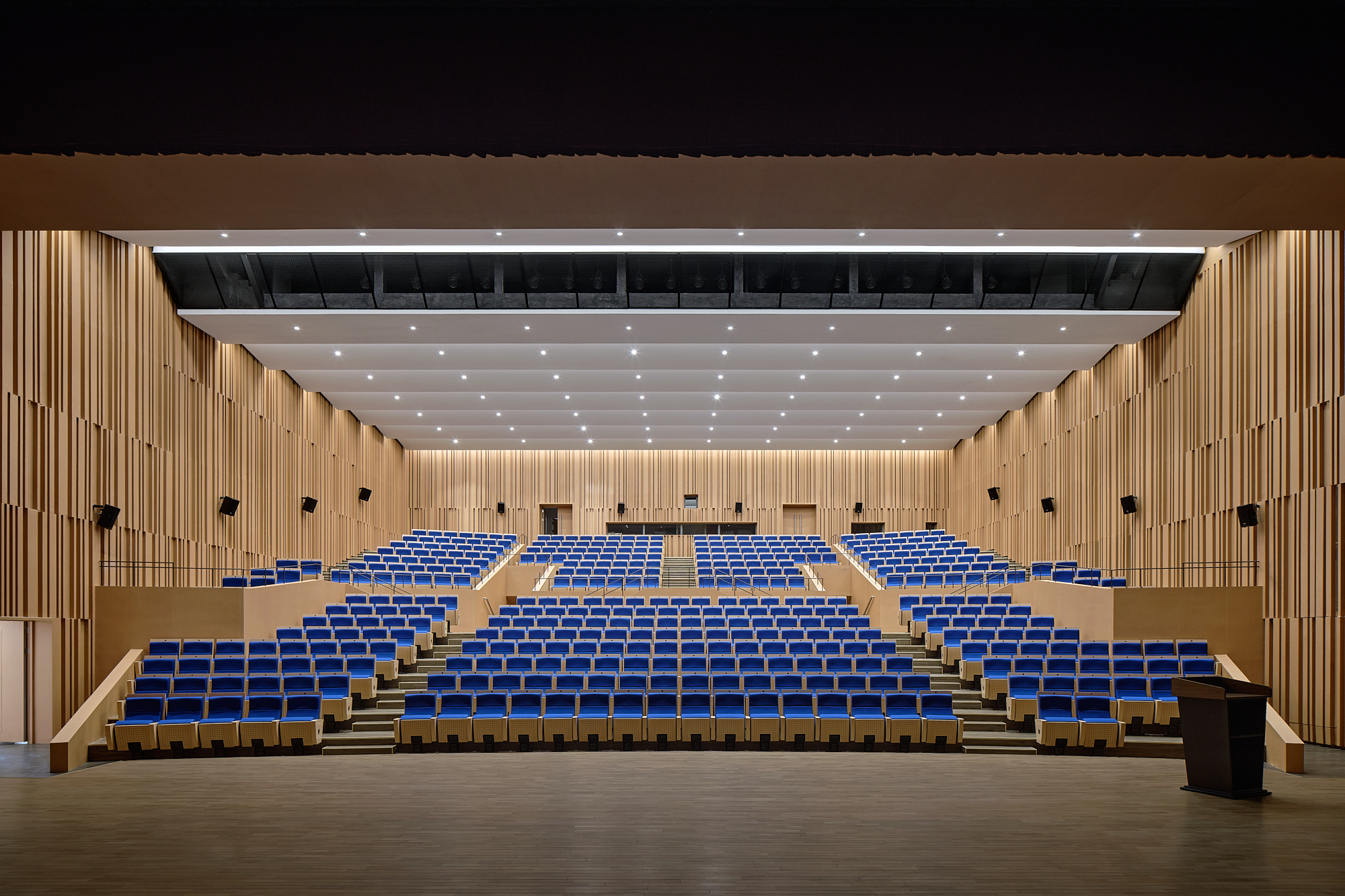 画廊 上海交通大学学生服务中心 / TJAD / 曾群建筑研究室 - 22