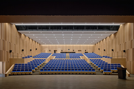Shanghai Jiao Tong University Student Service Center / TJAD/Zeng Qun Architecture Design Studio Shanghai Jiao Tong University Student Service Center / TJAD/Zeng Qun Architecture Design Studio - Image 22 of 34