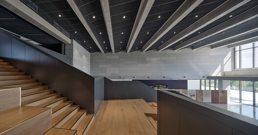 Shanghai Jiao Tong University Student Service Center / TJAD/Zeng Qun Architecture Design Studio Shanghai Jiao Tong University Student Service Center / TJAD/Zeng Qun Architecture Design Studio - Image 5 of 34