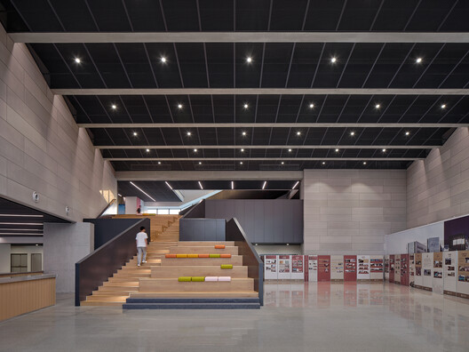 Shanghai Jiao Tong University Student Service Center / TJAD/Zeng Qun Architecture Design Studio Shanghai Jiao Tong University Student Service Center / TJAD/Zeng Qun Architecture Design Studio - Image 21 of 34