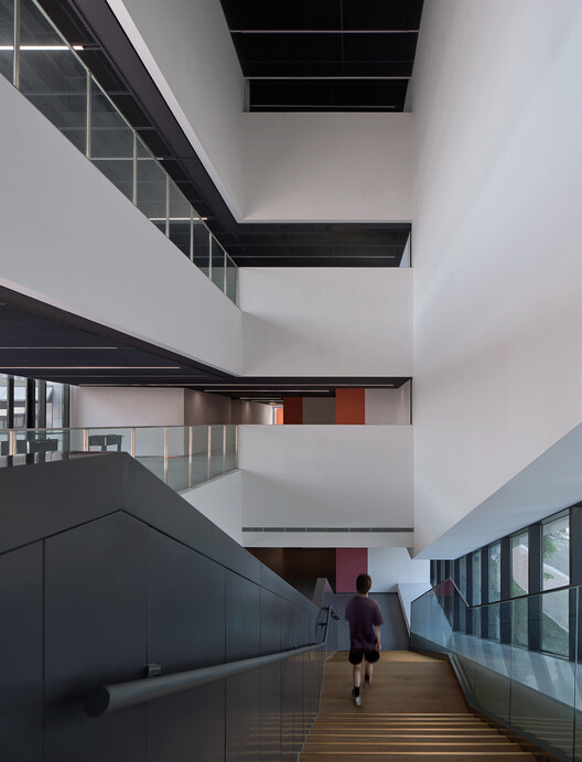 Shanghai Jiao Tong University Student Service Center / TJAD/Zeng Qun Architecture Design Studio Shanghai Jiao Tong University Student Service Center / TJAD/Zeng Qun Architecture Design Studio - Interior Photography, Stairs, Glass