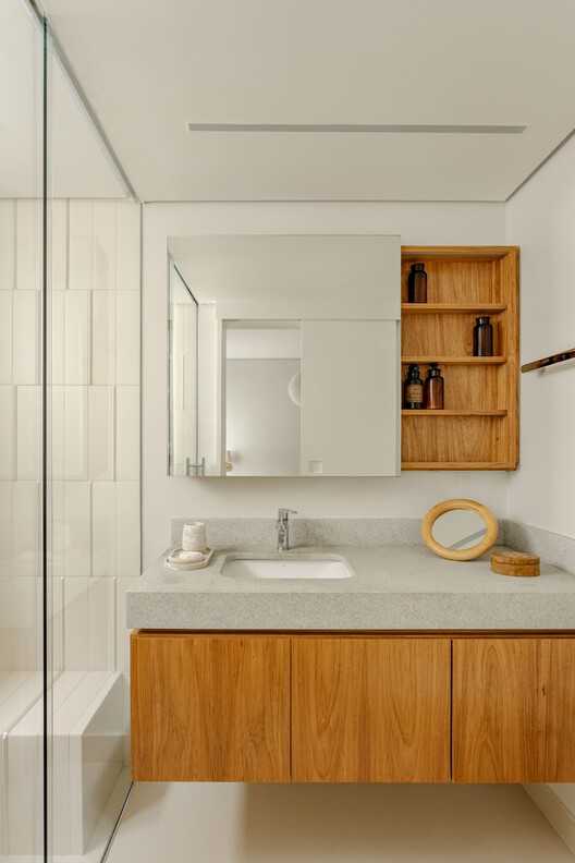 Apartamento IF / Estúdio Nimo - Fotografia de Interiores, Banheiro, Madeira, Pia, Bancada, Vidro