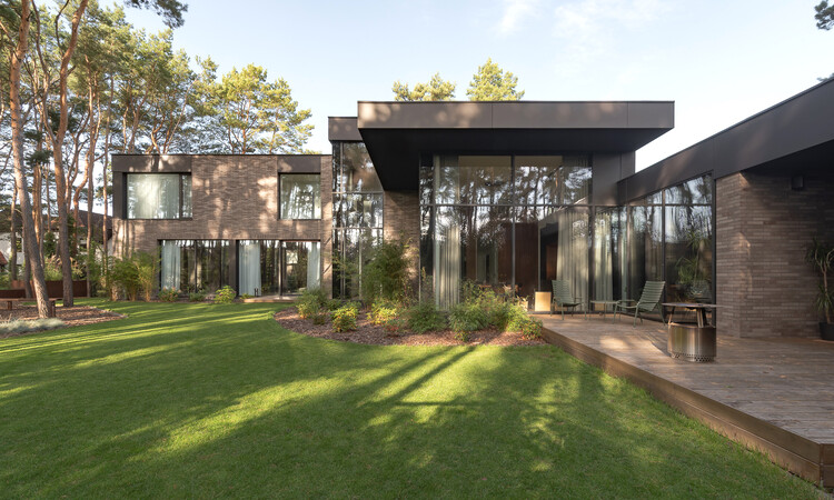 House Among The Trees  / Wrzeszcz Architekci + mode:lina - Exterior Photography, Garden, Courtyard