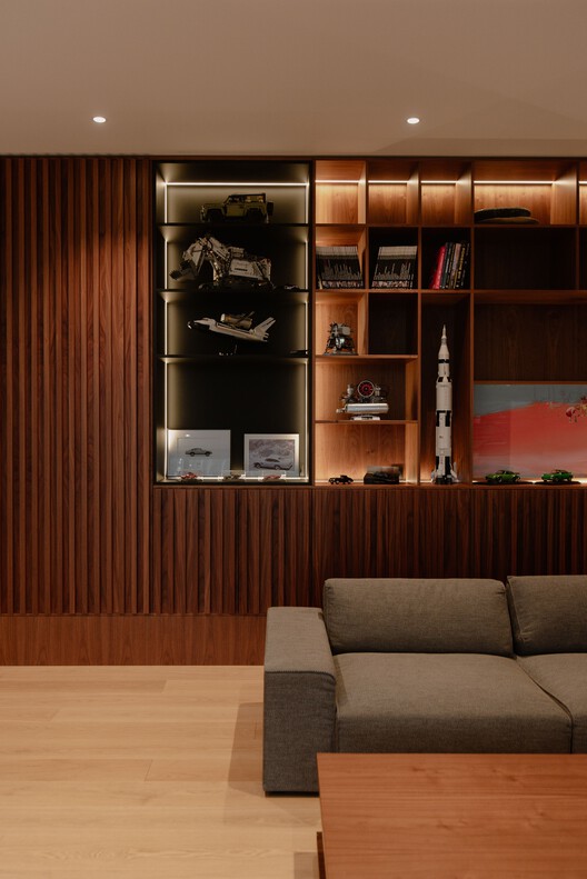 House Among The Trees  / Wrzeszcz Architekci + mode:lina - Interior Photography, Living Room, Wood, Shelving, Lighting
