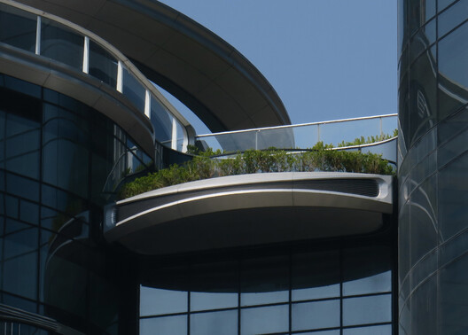Zaha Hadid Architects’ Gateway Centre in West Kowloon Hong Kong Nears Completion, Captured by Paul Clemence - Image 6 of 27