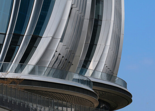 Zaha Hadid Architects’ Gateway Centre in West Kowloon Hong Kong Nears Completion, Captured by Paul Clemence - Image 12 of 27