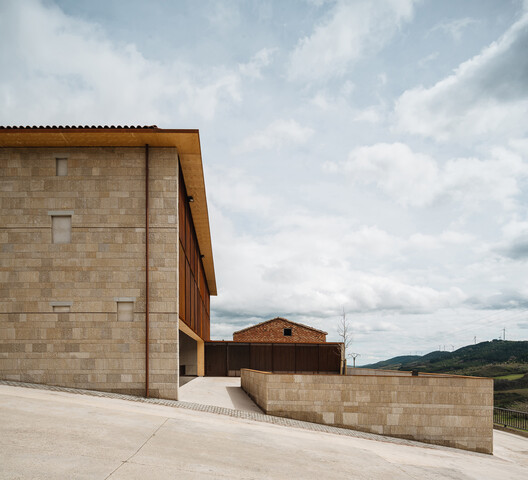 Fronton court and multi-purpose space Maeztu Basque Pelota Court / Verne Arquitectura - Image 6 of 33