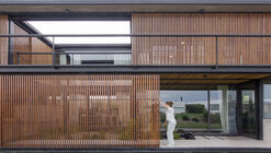 Vivienda aislada en el Barrio La Reserva, Bahía Blanca / Vagón Arquitectura