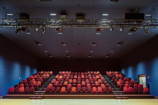 Gosford Regional Library / Lahznimmo Architects - Image 10 of 16