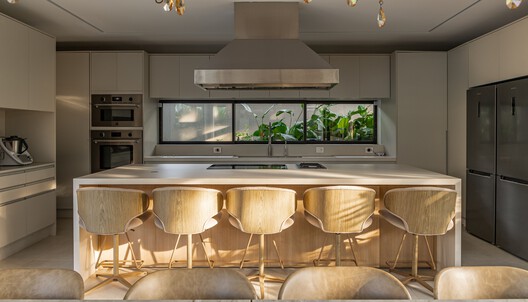 JCD Residence / Ximenes Leite Arquitetura - Interior Photography, Kitchen, Wood, Countertop, Lighting, Chair, Table