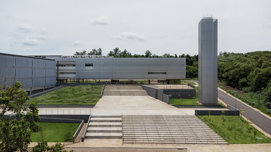 Center for Biomedical Research at the Faculty of Medical and Dental Sciences (FMRP) – University of São Paulo (USP) / Biselli Katchborian Arquitetos - Image 10 of 24