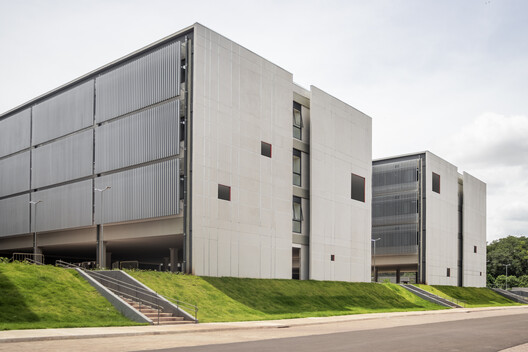 Center for Biomedical Research at the Faculty of Medical and Dental Sciences (FMRP) – University of São Paulo (USP) / Biselli Katchborian Arquitetos - Image 12 of 24