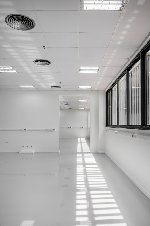 Center for Biomedical Research at the Faculty of Medical and Dental Sciences (FMRP) – University of São Paulo (USP) / Biselli Katchborian Arquitetos - Interior Photography, Lighting, Glass