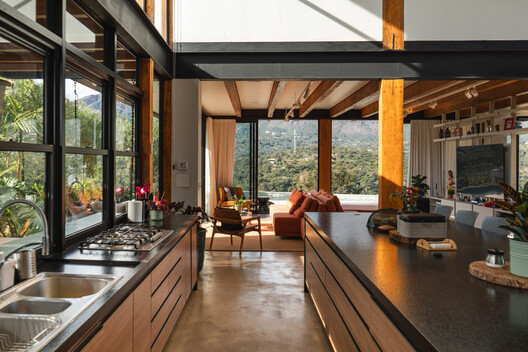 Boa Vista House / facury + guaja.cc + Thiago Bandeira Boa Vista House / facury + guaja.cc + Thiago Bandeira - Interior Photography, Kitchen, Wood, Countertop, Lighting, Table, Chair, Beam